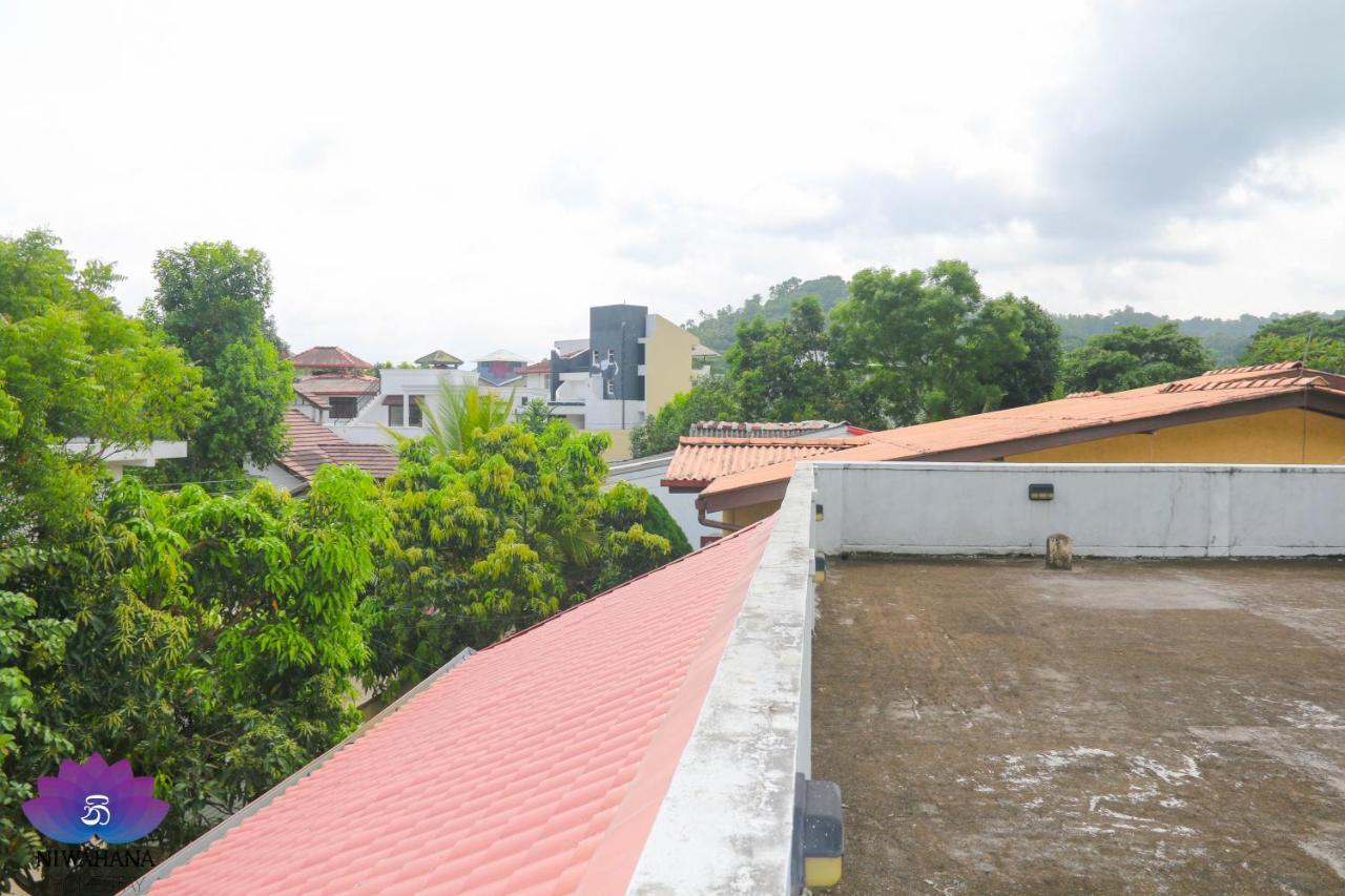 Nivahana Homestay Kandy Buitenkant foto